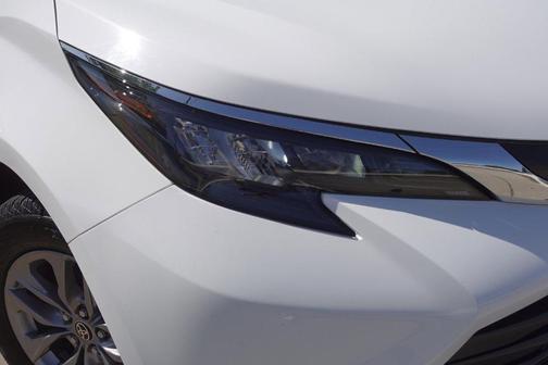 Ice 2024 Toyota Sienna LE