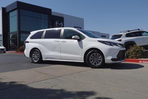 Ice 2024 Toyota Sienna LE
