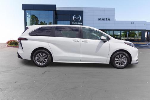 Ice 2024 Toyota Sienna LE