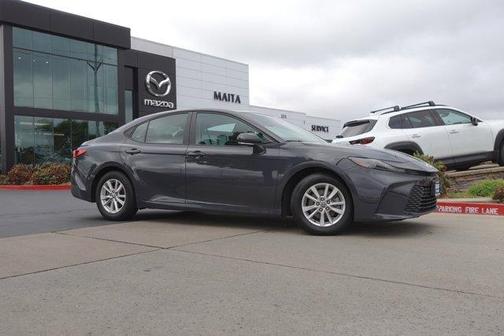 UNDERGROUND 2025 Toyota Camry LE