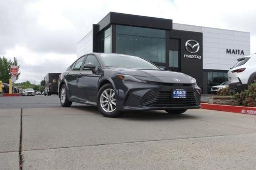 UNDERGROUND 2025 Toyota Camry LE