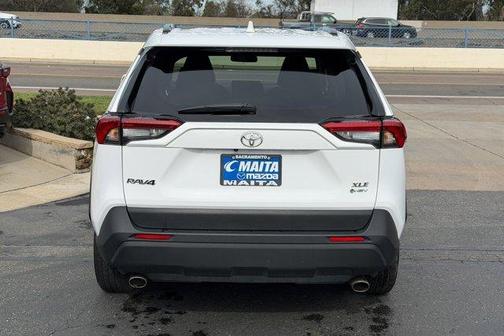 2025 Toyota RAV4 Hybrid XLE