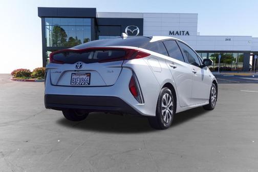 Classic Silver Metallic 2022 Toyota Prius Prime XLE