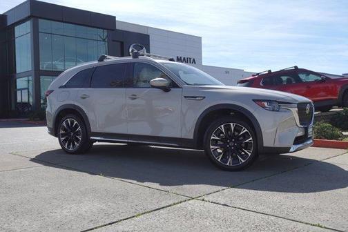 2024 Mazda CX-90 PHEV Premium Plus