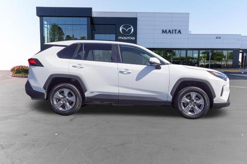 Ice 2024 Toyota RAV4 Hybrid LE