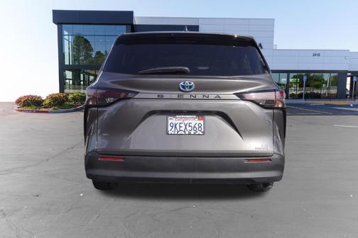 Predawn Gray Mica 2024 Toyota Sienna LE