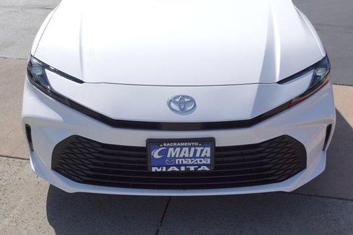 Ice 2026 Toyota Camry LE