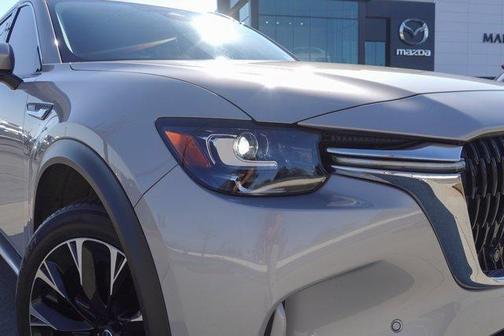 2024 Mazda CX-90 PHEV Premium Plus
