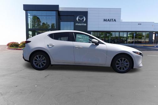 Snowflake White Pearl 2026 Mazda Mazda3 2.5 S