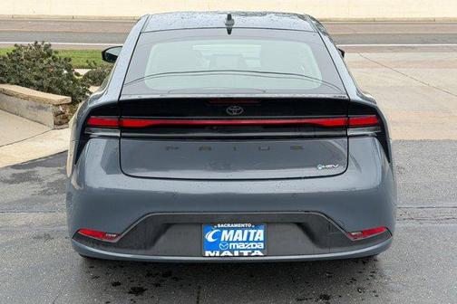 2025 Toyota Prius LE