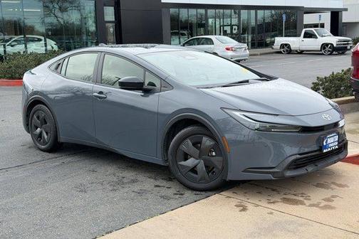 2025 Toyota Prius LE