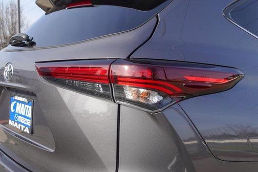 2024 Toyota Highlander 