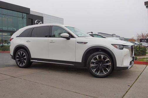 2024 Mazda CX-90 PHEV Premium Plus
