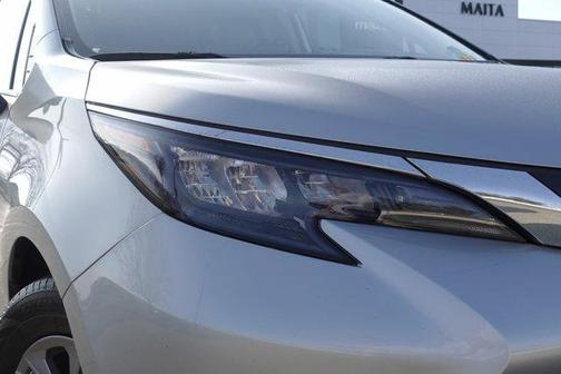 2024 Toyota Sienna LE