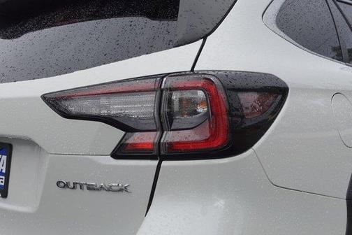 Crystal White Pearl 2025 Subaru Outback Premium