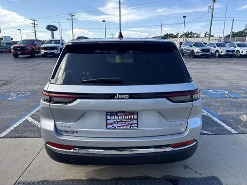 2024 Jeep Grand Cherokee Laredo X