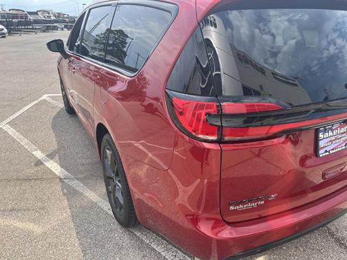 2026 Chrysler Pacifica Limited