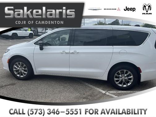 Bright White Clearcoat 2026 Chrysler Pacifica Limited