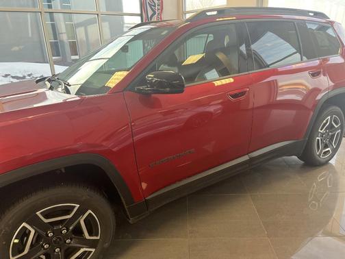 2026 Jeep Cherokee LAREDO/LIMITED