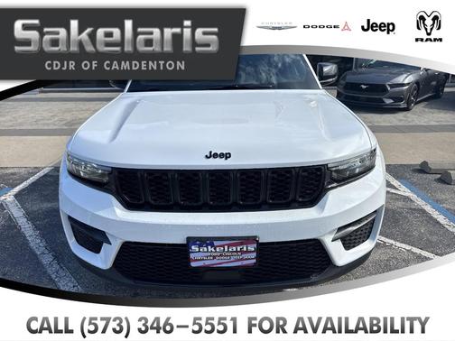 Bright White Clearcoat 2025 Jeep Grand Cherokee Laredo