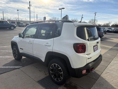 2023 Jeep Renegade Trailhawk