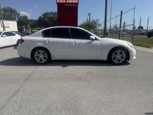 2011 INFINITI G37 Journey