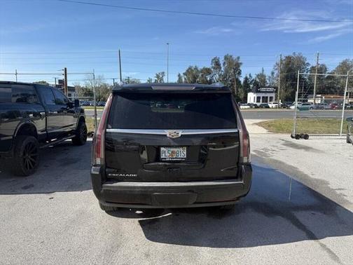 2017 Cadillac Escalade Luxury