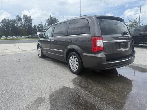 2016 Chrysler Town & Country Touring