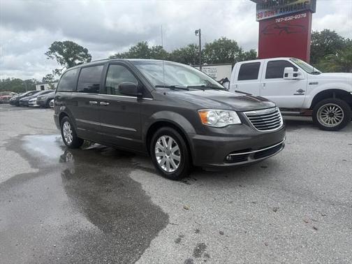 2016 Chrysler Town & Country Touring