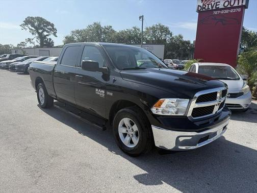 2019 RAM 1500 SLT