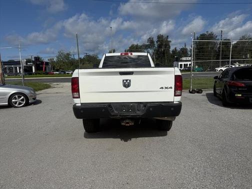 2017 RAM 3500 Tradesman Crew Cab 4x4 8' Box