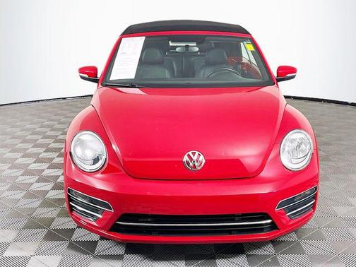 Tornado Red/Black Roof 2019 Volkswagen Beetle 2.0T S
