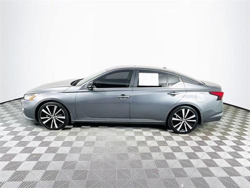 2021 Nissan Altima SR FWD