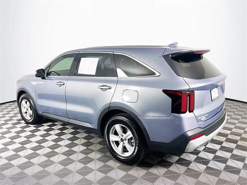 2025 Kia Sorento LX