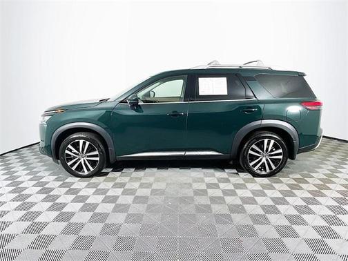 2023 Nissan Pathfinder Platinum FWD