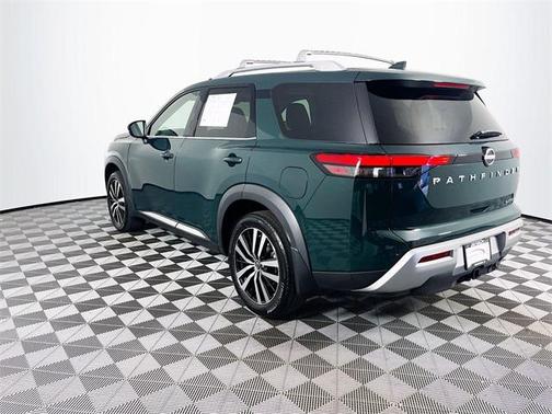 2023 Nissan Pathfinder Platinum FWD