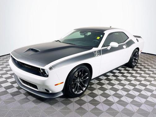 White Knuckle Clearcoat 2023 Dodge Challenger R/T