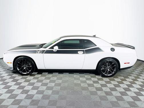 White Knuckle Clearcoat 2023 Dodge Challenger R/T