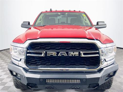 2020 RAM 2500 Tradesman Crew Cab 4X4 6'4' Box