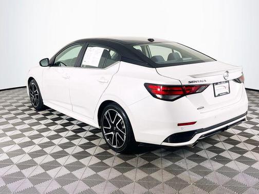 Aspen White Tricoat/Super Black 2024 Nissan Sentra SR