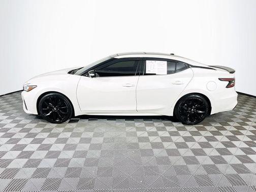 Pearl White Tricoat 2022 Nissan Maxima SR Xtronic CVT