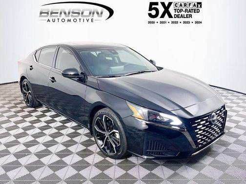 Super Black 2024 Nissan Altima SR FWD