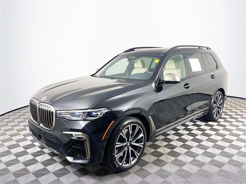 2022 BMW X7 M50i