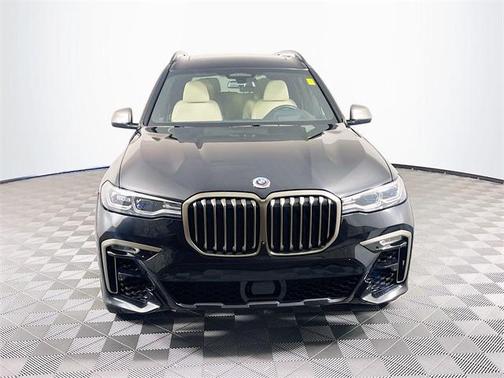 2022 BMW X7 M50i