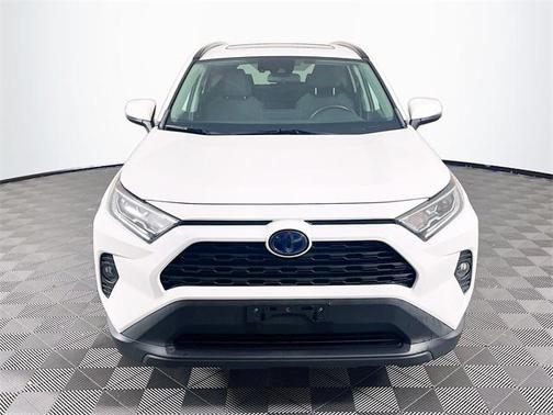 2020 Toyota RAV4 Hybrid XLE