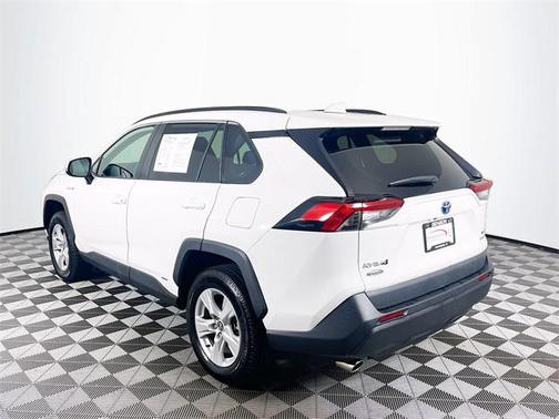 2020 Toyota RAV4 Hybrid XLE