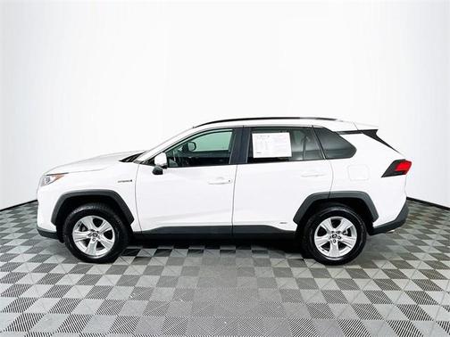 2020 Toyota RAV4 Hybrid XLE