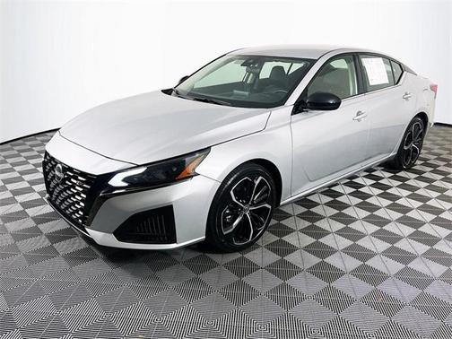 2024 Nissan Altima SR FWD