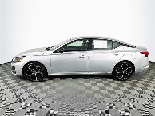 2024 Nissan Altima SR FWD