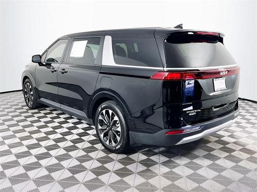 2024 Kia Carnival EX